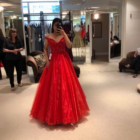 Sherri Hill Prom Dress 2018 Size 0 - Picture 4 of 4